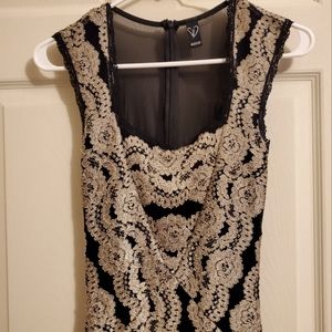 Women's cocktail dress. Windsor. Size small. Knee-length. Black/gold. Lace.
